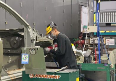 南強工商汽車科呂彥均同學榮獲汽車板金職種國手資格榮耀新北技職